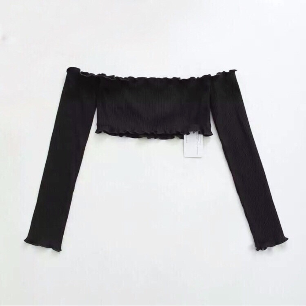 * LAST ONE * long sleeve ruffle crop in black
